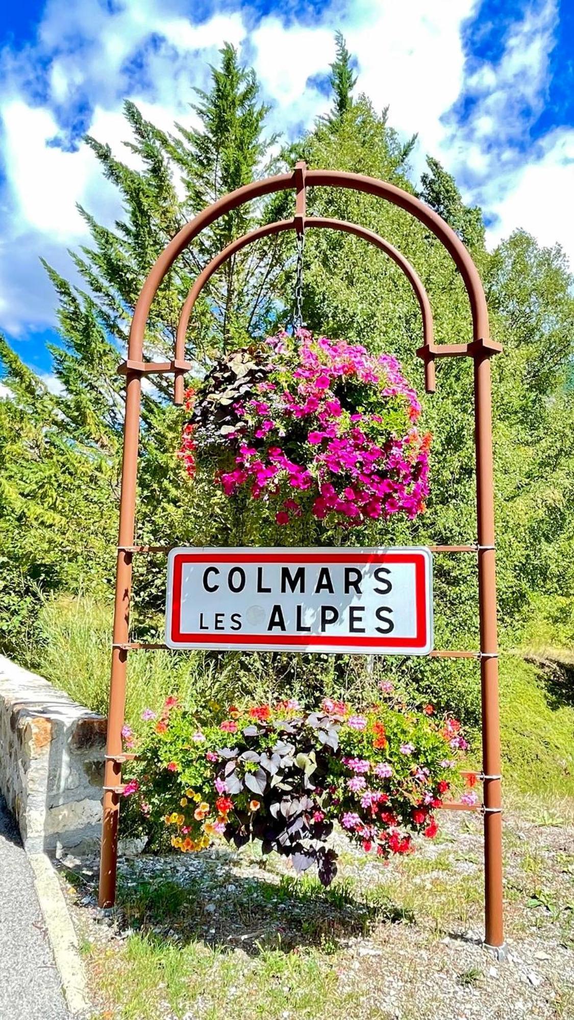 Maison Familiale Des Remparts Colmars Esterno foto